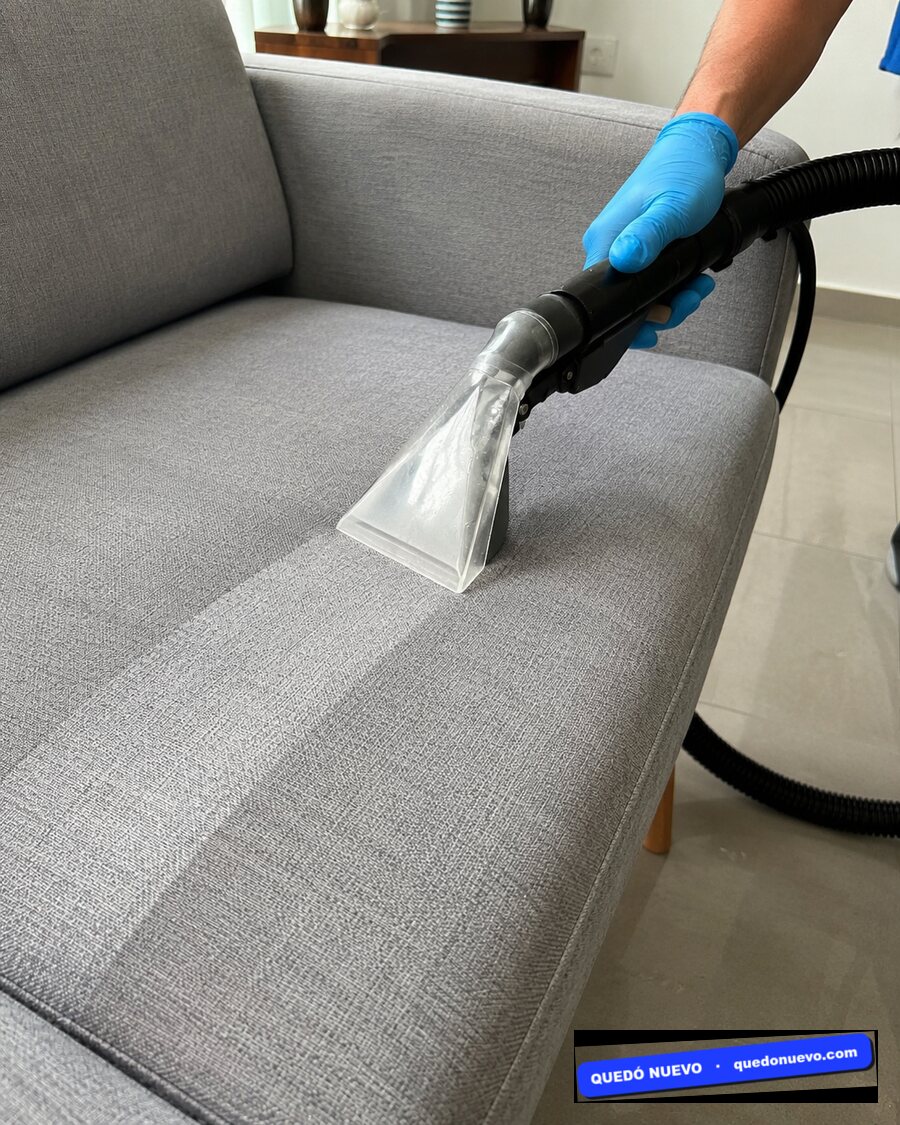 Limpieza de sillón con inyección-extracción a domicilio